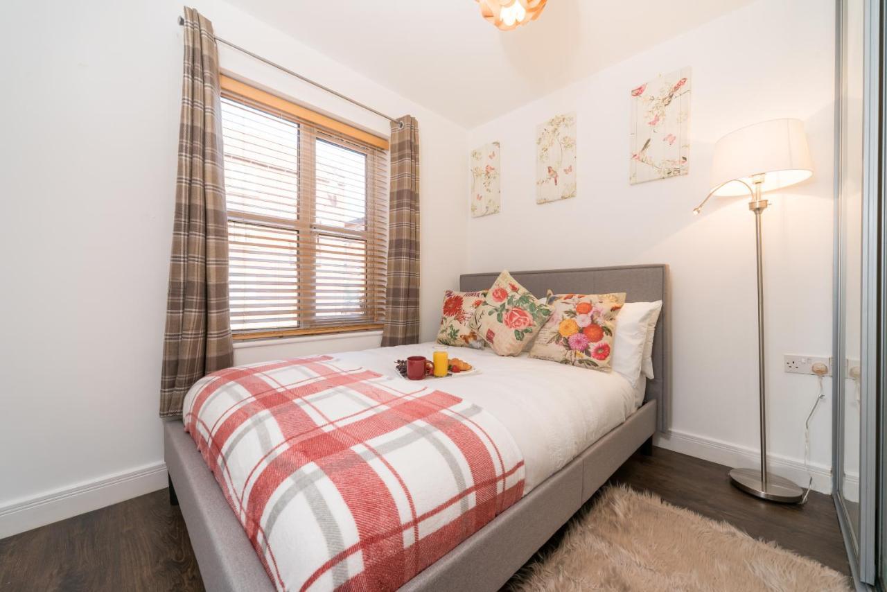 City Centre Posh Parlour Gated Parking 1Bed Wifi Kingston upon Hull ภายนอก รูปภาพ